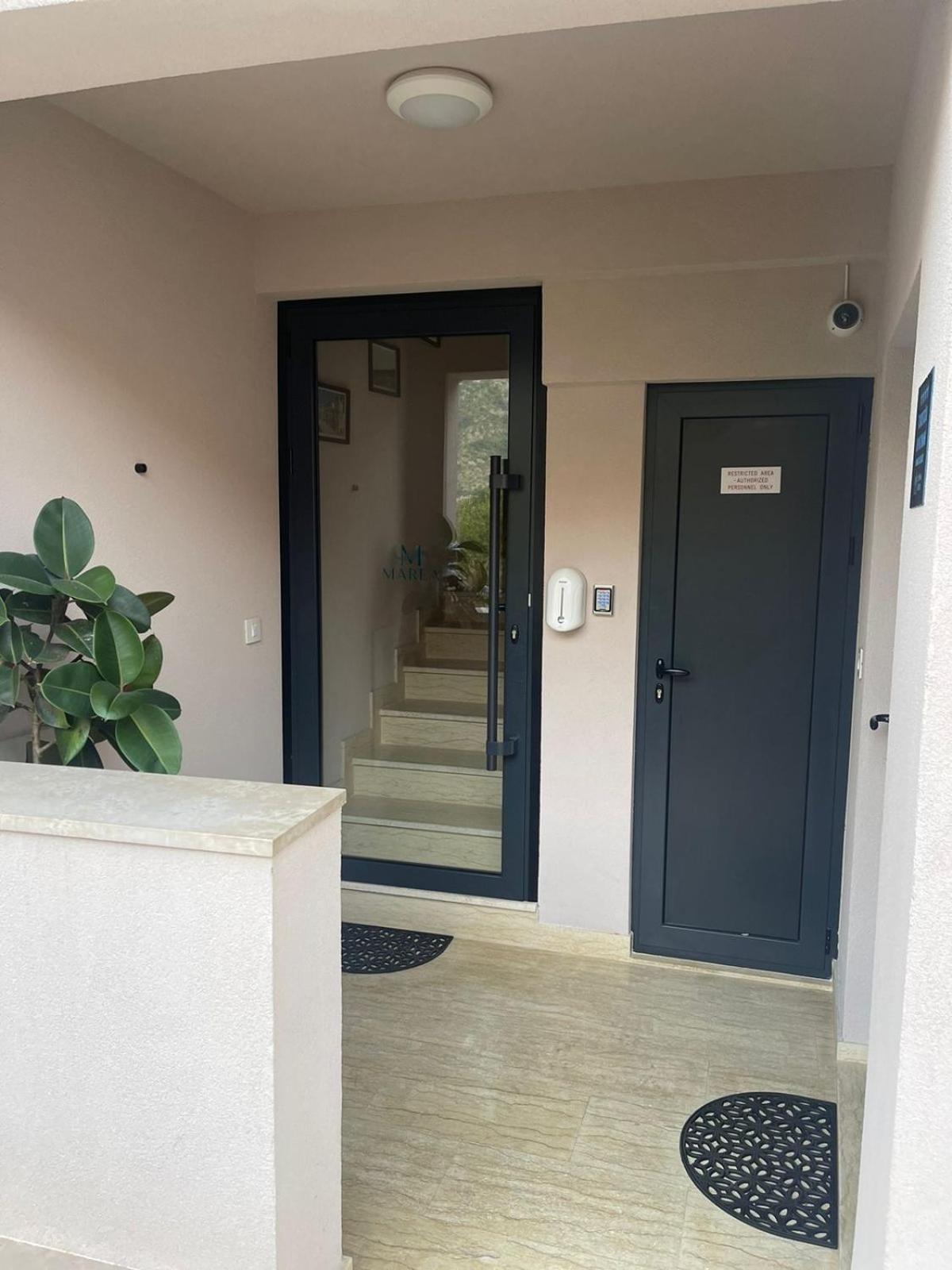 Marea Deluxe Apartments Kotor Luaran gambar