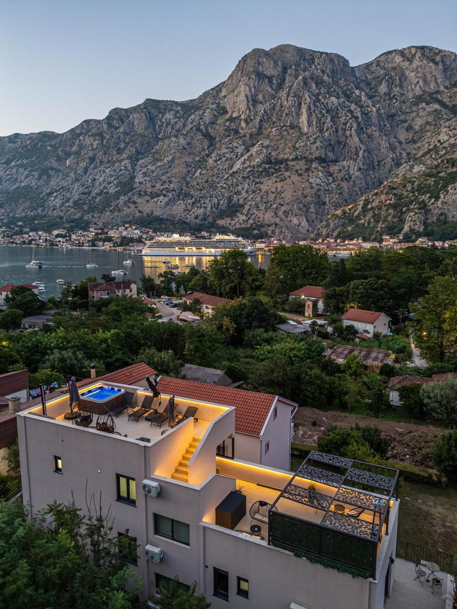 Marea Deluxe Apartments Kotor Luaran gambar